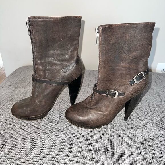Chloé Brown Leather Ankle Boots with Buckle & Zip Detail – Size 9 (40.5) - Picture 1 of 16